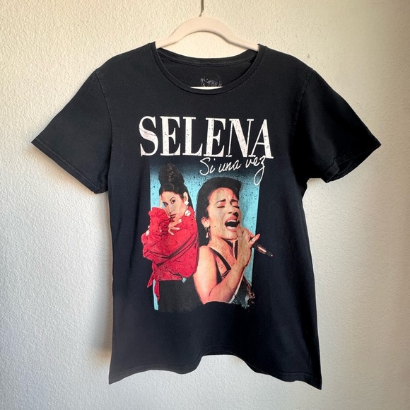 Official Selena Merchandise Tops - Selena "Si Una Vez" Graphic T-shirt